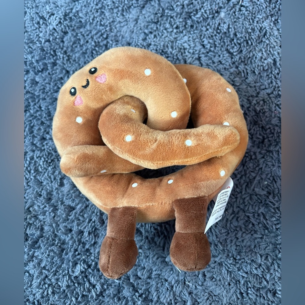 NWT Frankford salted pretzel with a smiley face stuffed animal